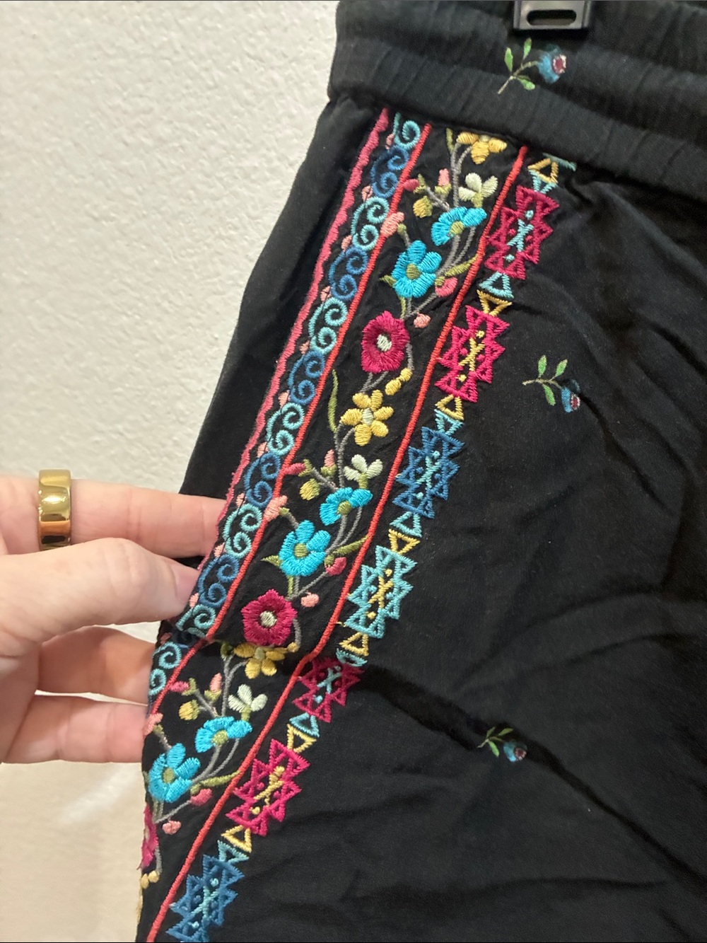 Johnny Was Black Floral Embroidered Drawstring Pants - Picture 4 of 8